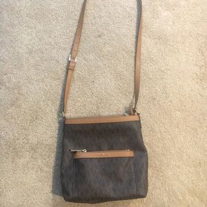Micheal Kors crossbody